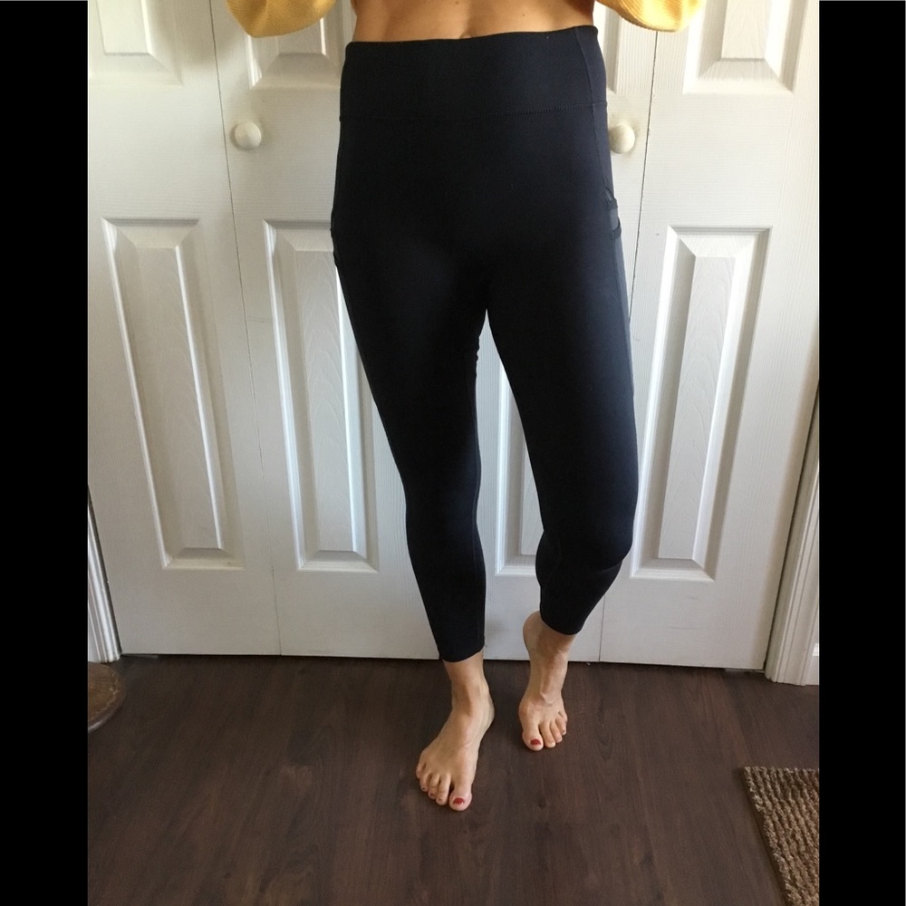 Fabletics motion 365 black leggings w/ pockets